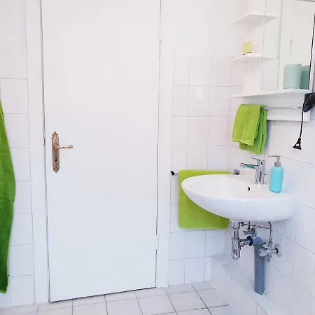 25mn To Hh-2br Kitchen&netflix